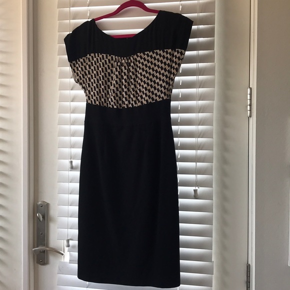 Dress - Picture 1 of 8